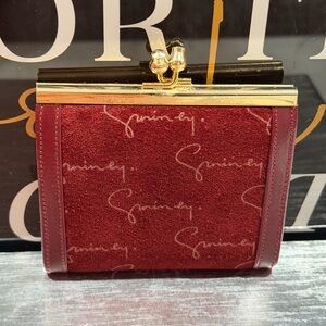 Excellent Condition Givenchy Elegant Burgundy kiss lock